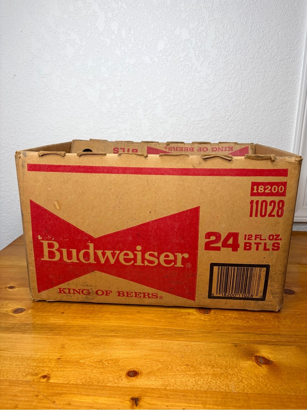 Vintage Budweiser Flip Top Cardboard Case for 24 Bottles Red Good Condition